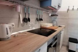 PRIMOŠTEN - lijepo namješten stan s pogledom na more, Primošten, Apartamento