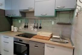 PRIMOŠTEN - lijepo namješten stan s pogledom na more, Primošten, Apartamento