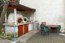 ISTRA, PULA - Austrougarska vila za renovaciju u blizini mora, Pula, Maison