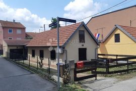 Kuća za adaptaciju na odličnoj lokaciji, Trešnjevka - Sjever, House