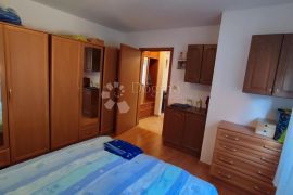 STAN NA TRAŽENOJ LOKACIJI / ISTRA PULA, Pula, Apartamento