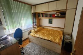 Izvanredna kuća 330m² sa okućnicom nadomak centra Krapine!, Krapina, House