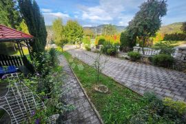 Izvanredna kuća 330m² sa okućnicom nadomak centra Krapine!, Krapina, House