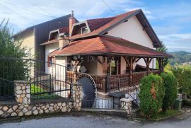 Izvanredna kuća 330m² sa okućnicom nadomak centra Krapine!, Krapina, House