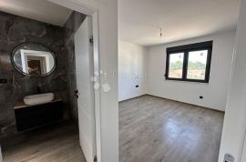 Luksuzni apartman na moru, Vir, Appartamento