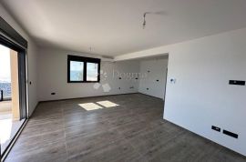 Luksuzni Apartmani na mora, Vir, شقة