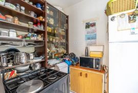 Gornja Vežica obiteljska nekretnina 3S+DB, Rijeka, Appartement