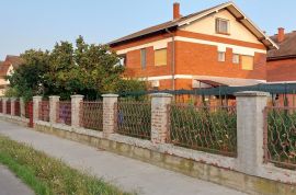 Продајем породичну кућу, Šabac, House