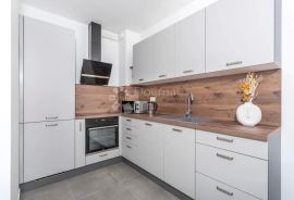 Predivan novi stan s pogledom na more, Kostrena, Apartamento