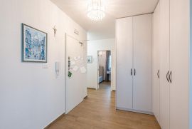 LUKSUZNO OPREMLJEN I NAMJEŠTEN STAN BLIZU POREČA, Poreč, Apartamento