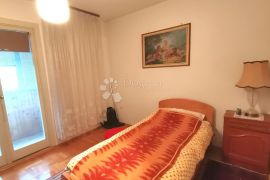 KRUGE-75m2-trosoban stan s 2 lođe!!, Trnje, Appartement