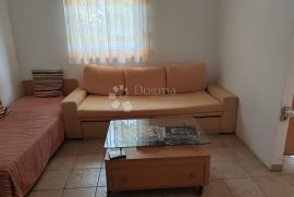 VODICE-SRIMA apartman 2.red od mora, privatni vrt+PM, Vodice, Apartamento