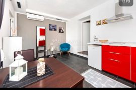 Prekrasan apartman na ekskluzivnoj lokaciji u Rovinju, Rovinj, Wohnung