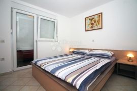 APARTMANSKA KUĆA S NEVJEROJATNIM POGLEDOM  I VEZOM, Tisno, Maison