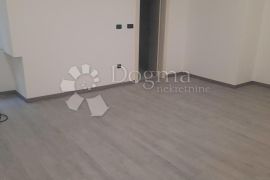 Rijeka centar, novouređen stan na top poziciji, Rijeka, Appartement