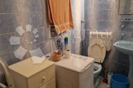 Stan za tri studenta, Rijeka, Apartamento