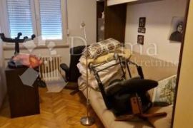 Stan za tri studenta, Rijeka, Apartamento