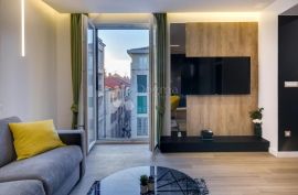 Centar Zadra, potpuno obnovljen stan 65m2!, Zadar, Flat