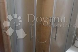 Odličan mali apartman 100 m od plaže!!!, Povljana, Appartment