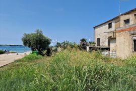 KAMENA KUĆA 30 METARA DO PLAŽE!, Novigrad, Kuća