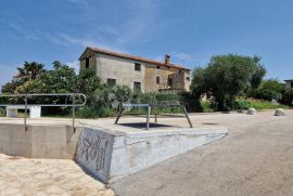 KAMENA KUĆA 30 METARA DO PLAŽE!, Novigrad, Kuća