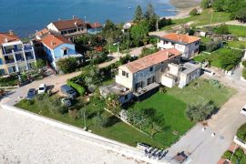 KAMENA KUĆA 30 METARA DO PLAŽE!, Novigrad, Kuća