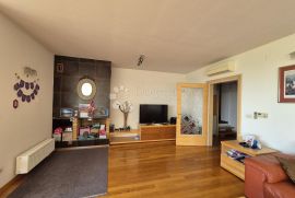 Zagreb, Šestine, dva stana, terasa, vrt, garaža,vpm, Podsljeme, Apartamento