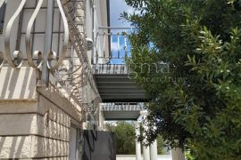 Prodaja kuće Murter - Jezera, 8 apartmana, Murter, بيت