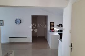 Dramalj, etaža 123 m2, parking, prodaja, Crikvenica, Appartement