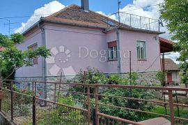 Obiteljska kuća s poslovnim potencijalom, Bjelovar, House