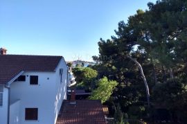 APARTMANSKA KUĆA U ROVINJU, 200 METARA OD MORA, Rovinj, بيت