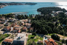 APARTMANSKA KUĆA U ROVINJU, 200 METARA OD MORA, Rovinj, بيت