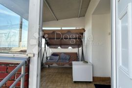 Odlična investicija sa pogledom na more, Rijeka, Appartement