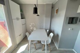 Ugodan stan na fantastičnoj lokaciji, Pula, Apartamento