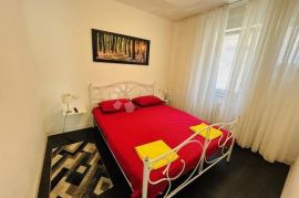 Stan s dva apartmana za investiciju, Rijeka, Appartment