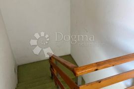 DVOETAŽNI STAN BLIZU REMIZE, Trešnjevka - Sjever, Flat