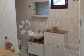 DVOETAŽNI STAN BLIZU REMIZE, Trešnjevka - Sjever, Appartment