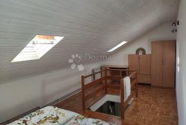 DVOETAŽNI STAN BLIZU REMIZE, Trešnjevka - Sjever, Flat