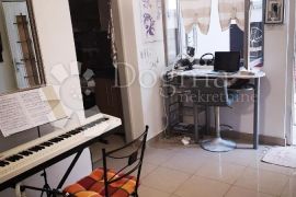 Prostrani apartman 79.36m² u centru Crikvenice!, Crikvenica, Flat