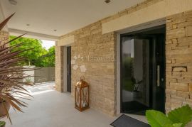 VILA SA VLASTITIM WELLNESS CENTROM U ROVINJU, NASELJE ROVINJ, Rovinj, Casa