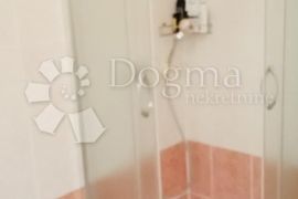 Apartman na Šolti, Šolta, Stan