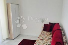 Apartman na Šolti, Šolta, Stan