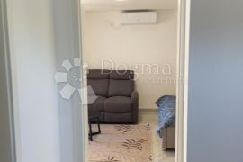 VODICE SRIMA – STAN  NA KORAK DO MORA  - PRIZEMLJE, Vodice, Appartement