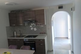 VODICE SRIMA – STAN  NA KORAK DO MORA  - PRIZEMLJE, Vodice, Appartement