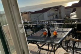 Samostojeća Villa s 9 apartmana - Nemira !!!, Omiš, Maison