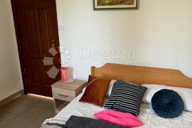 Samostojeća Villa s 9 apartmana - Nemira !!!, Omiš, Maison