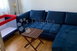 APARTMAN U PRIZEMLJU, 2S+DB,  SA OKUĆNICOM I PARKINGOM, Krk, Wohnung