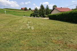 Građevinsko zemljište 1.892m² svega 4km od centra Pregrade, Pregrada, Terreno