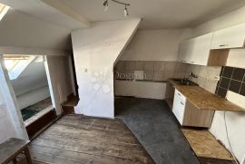 Stan za totalnu renovaciju kod trga bana Jelačića, Donji Grad, Apartamento