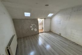 Stan za totalnu renovaciju kod trga bana Jelačića, Donji Grad, Appartement